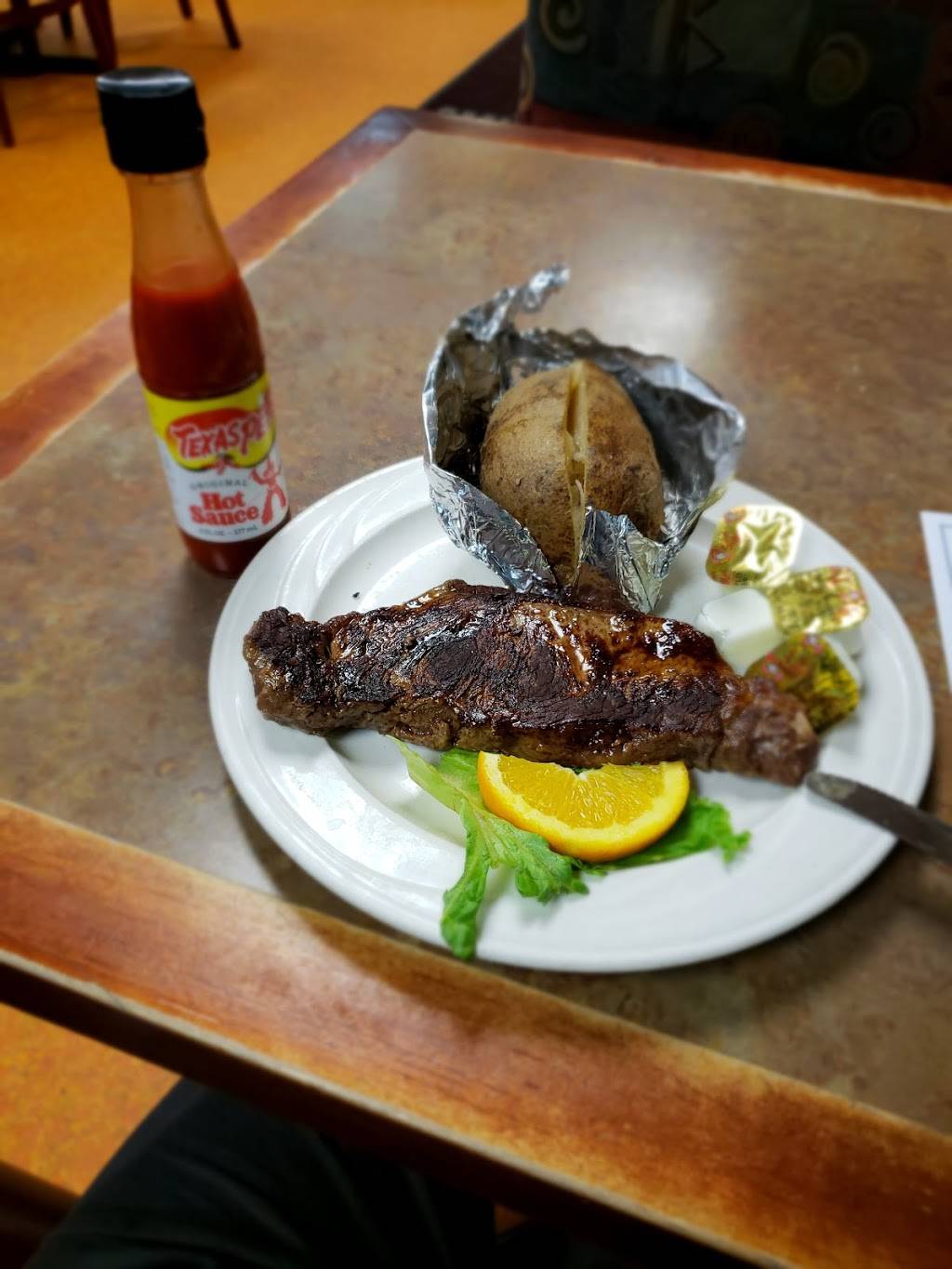 New Smithville Diner | restaurant | 2299 Golden Key Rd, Kutztown, PA 19530, USA | 6102854613 OR +1 610-285-4613