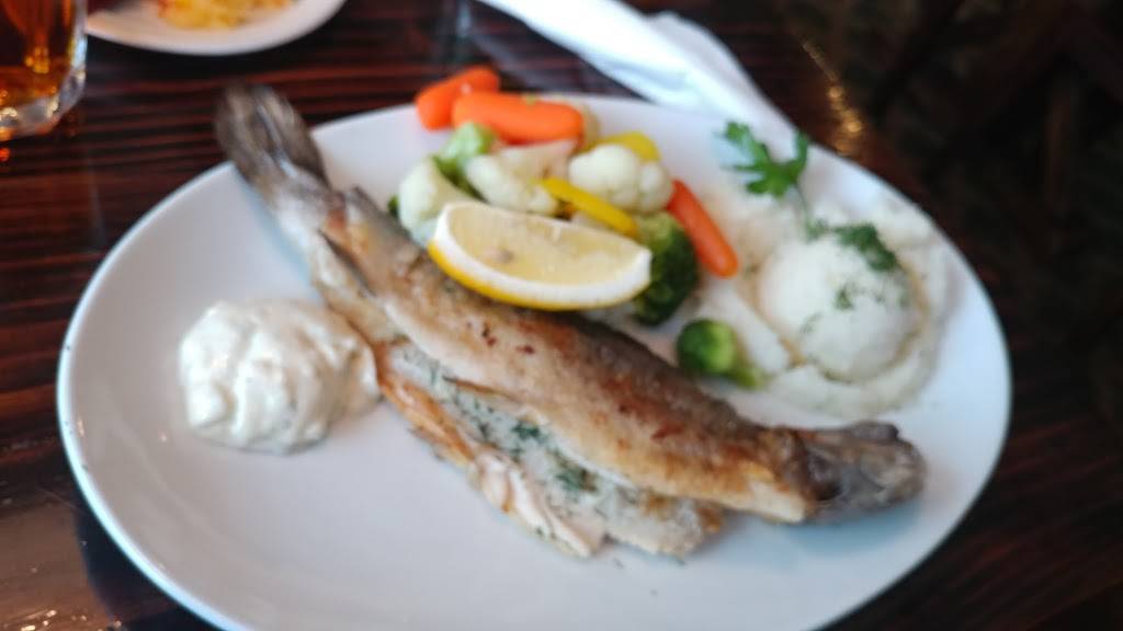 Smakosz Restaurant | restaurant | 5619 W Lawrence Ave, Chicago, IL 60630, USA | 7732051771 OR +1 773-205-1771