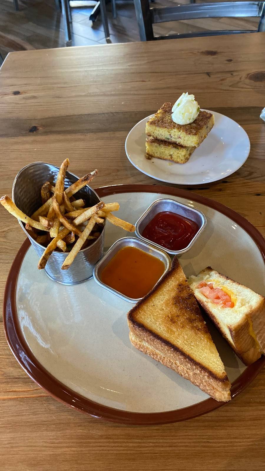 GroundLevel 105 | restaurant | 105 W St Charles Rd, Lombard, IL 60148, USA | 6303764105 OR +1 630-376-4105