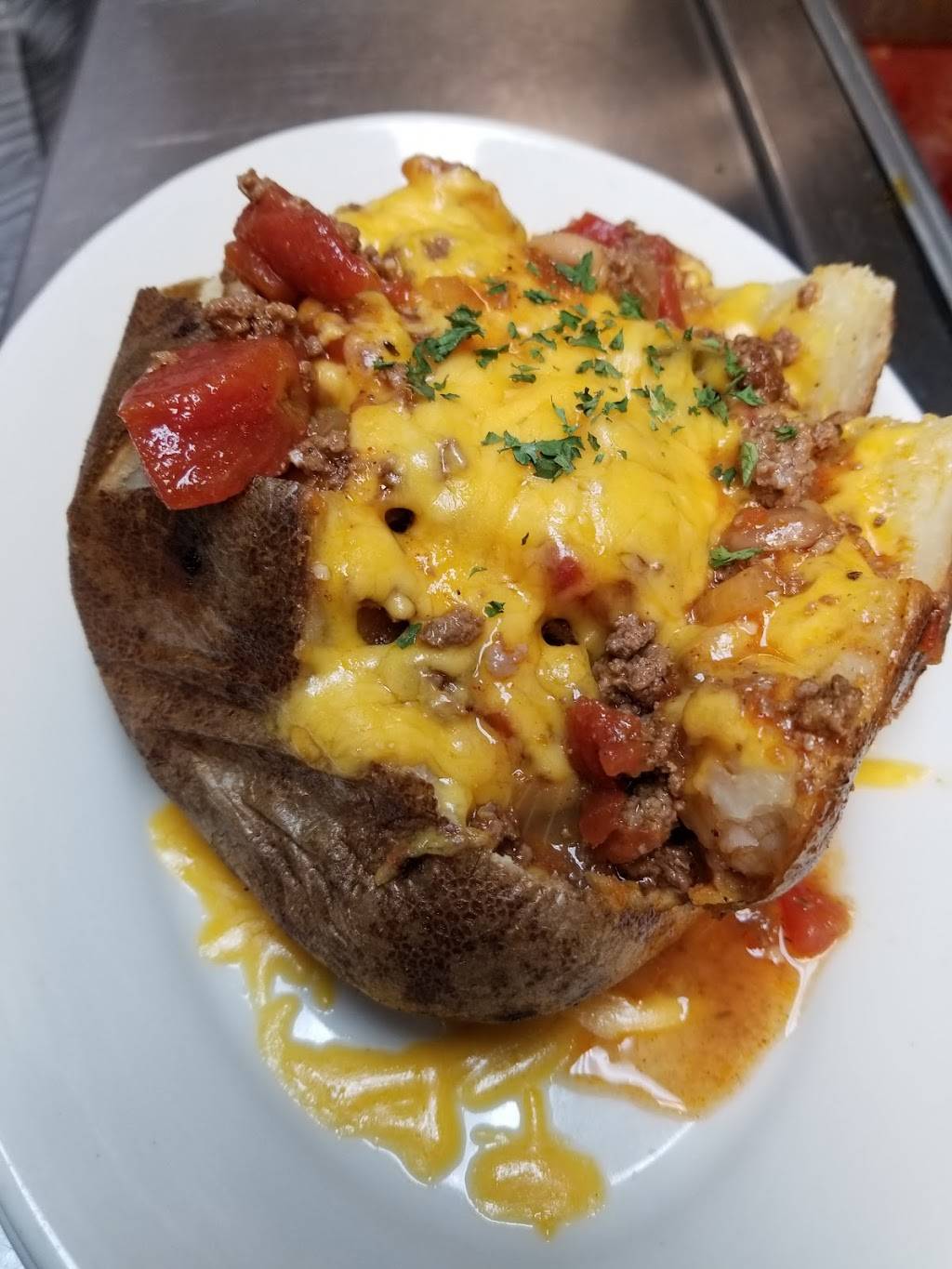 Tavern On the Green at Eagle Ridge | restaurant | 565 Competition Rd, Raleigh, NC 27603, USA | 9199778094 OR +1 919-977-8094