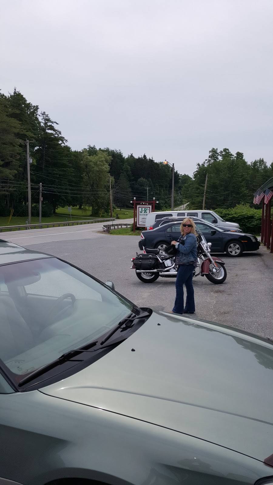 J Rs Eatery | restaurant | 4601 US-7, Pittsford, VT 05763, USA | 8024832348 OR +1 802-483-2348