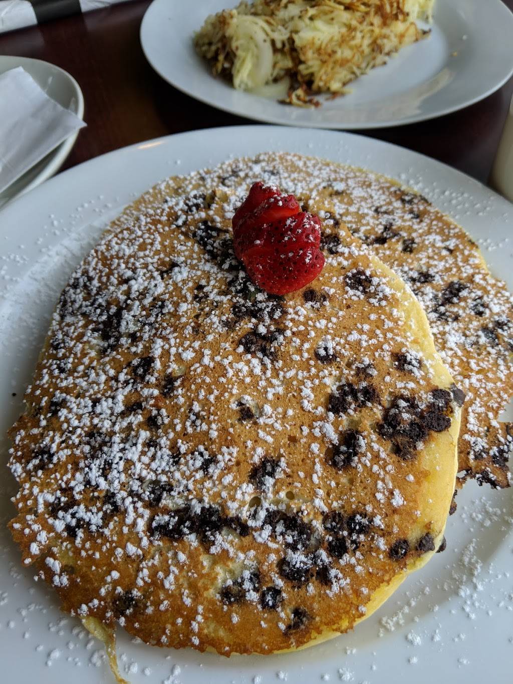 Mos Kitchen & Tavern | restaurant | 234 Lakeshore Rd E, Oakville, ON L6J 1H7, Canada | 9058440234 OR +1 905-844-0234