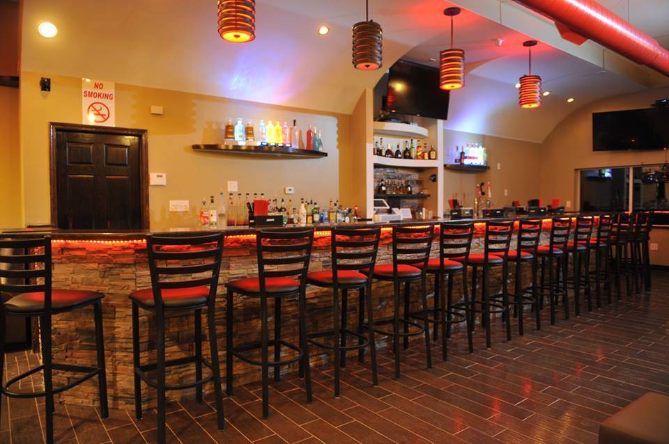 Ques Lounge | restaurant | 4469 Broadway, Gary, IN 46409, USA | 2198068001 OR +1 219-806-8001