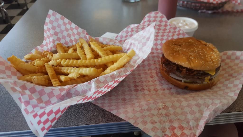 B & K Root Beer | restaurant | 1412 N Park Ave, Alexandria, IN 46001, USA | 7657249495 OR +1 765-724-9495