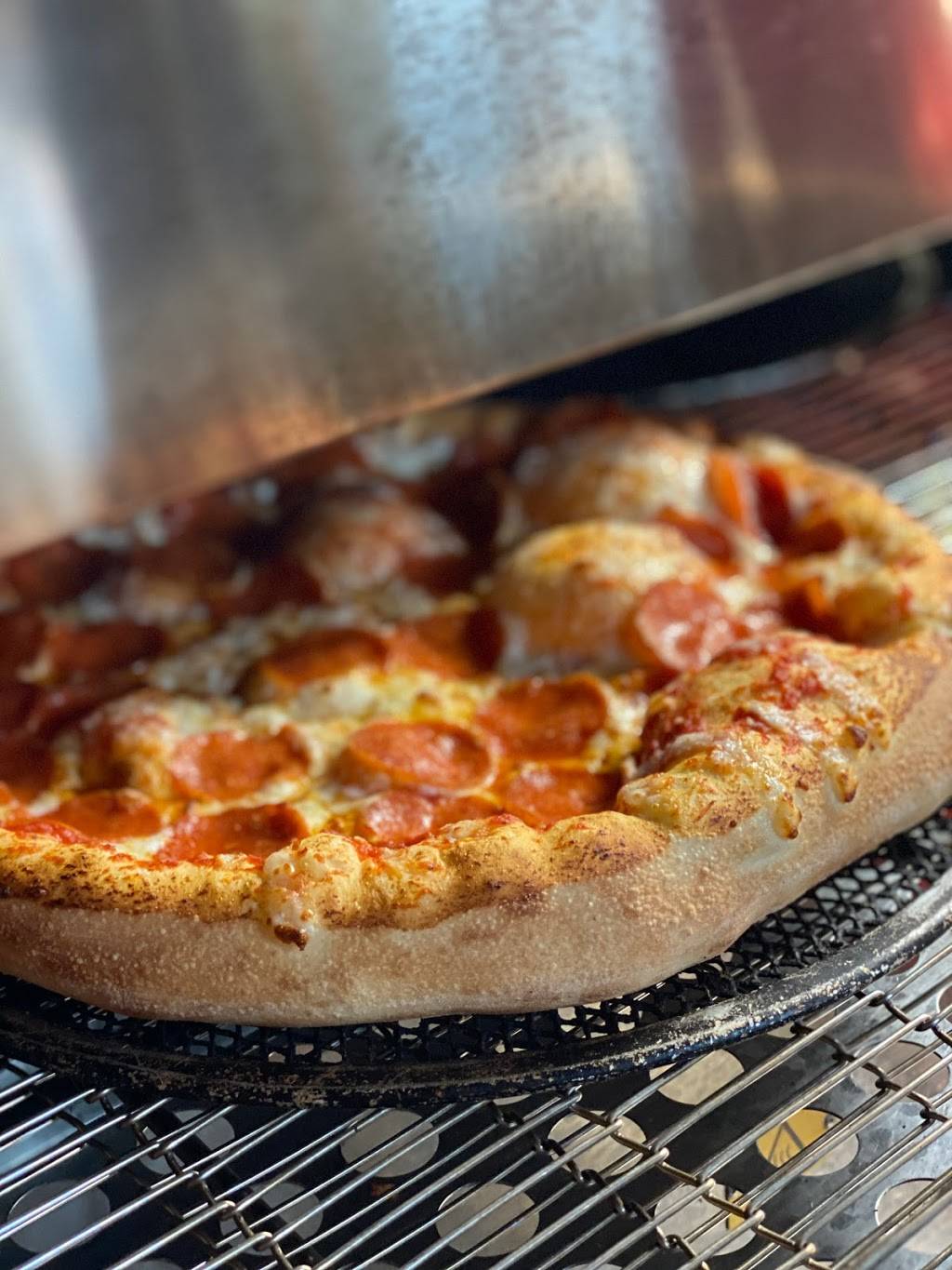 Stoners Pizza Joint | restaurant | 1509 E Las Olas Blvd, Fort Lauderdale, FL 33301, USA | 9545334851 OR +1 954-533-4851