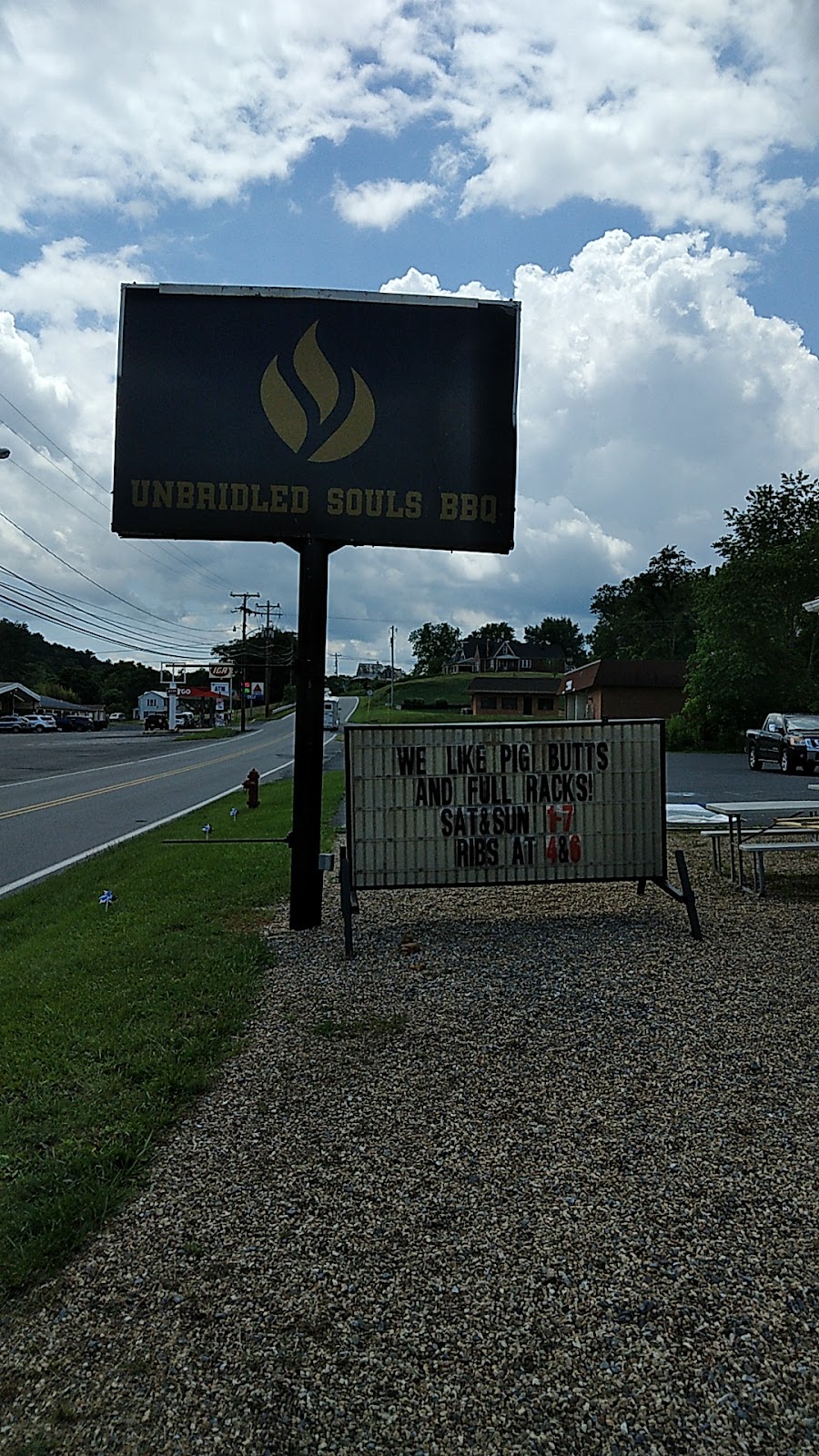 Unbridled Souls BBQ | restaurant | 106 Craig St, Craigsville, VA 24430, USA | 5409979007 OR +1 540-997-9007