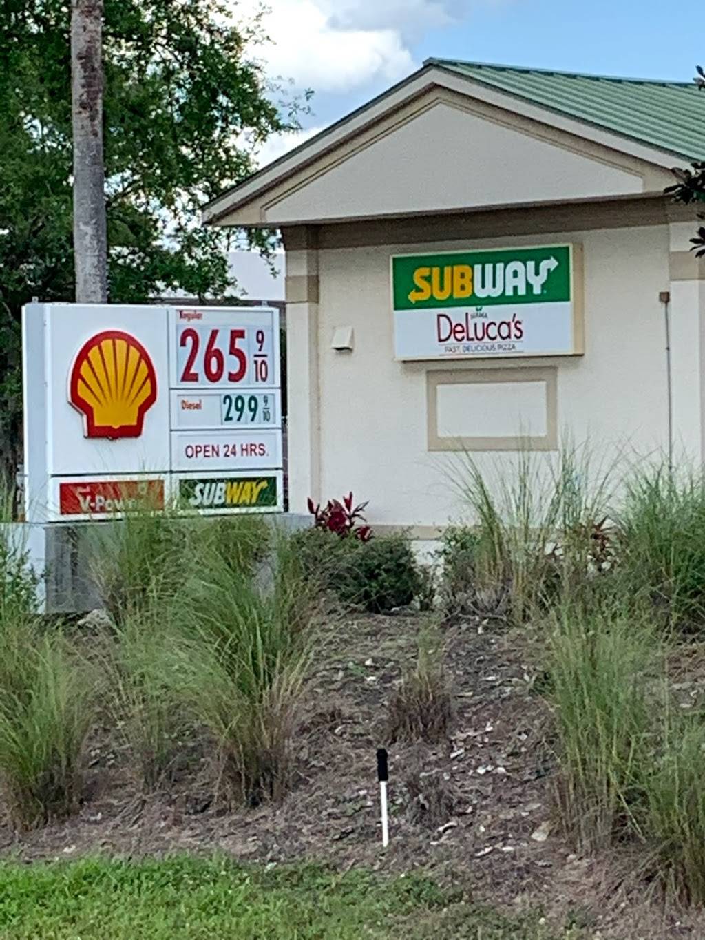 Mama DeLucas | restaurant | 3835 White Lake Blvd, Naples, FL 34117, USA | 2393040632 OR +1 239-304-0632