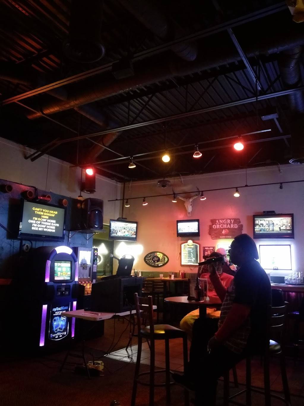 Tillys Pub | restaurant | 3948 82nd St, Indianapolis, IN 46240, USA | 3175760022 OR +1 317-576-0022