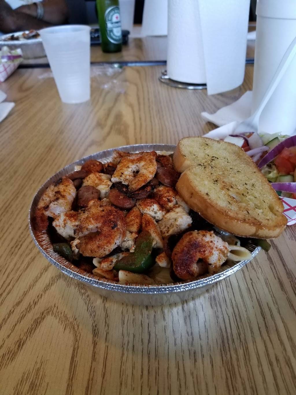 Shugs | restaurant | 5031 Ford Pkwy, Bessemer, AL 35022, USA | 2054344479 OR +1 205-434-4479