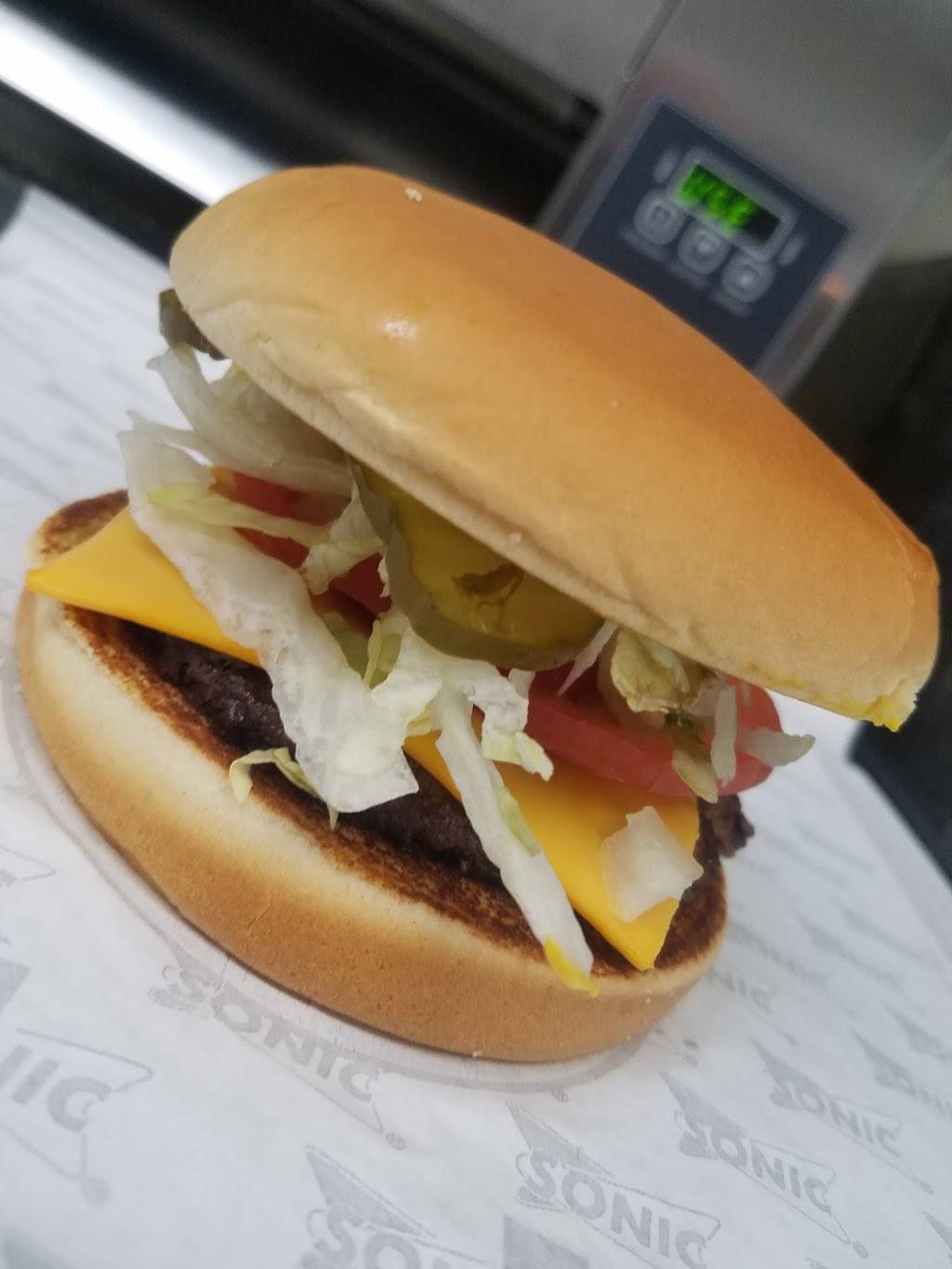 Sonic Drive-In | restaurant | 4687 N Blackstone Ave, Fresno, CA 93726, USA | 5592219300 OR +1 559-221-9300