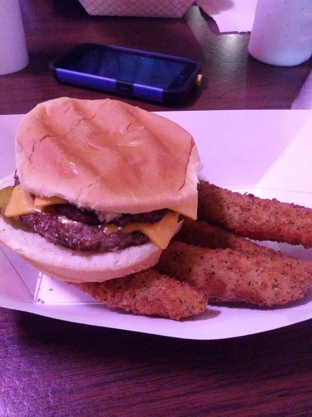 Pickled Petes Bar & Grill | restaurant | 303 E McKay St, Frontenac, KS 66763, USA | 6202313391 OR +1 620-231-3391