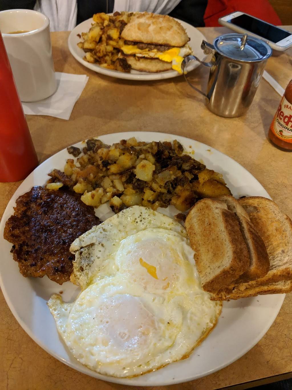 Breakfast at Shellys | restaurant | 740 E Warrington Ave, Pittsburgh, PA 15210, USA | 4122456785 OR +1 412-245-6785