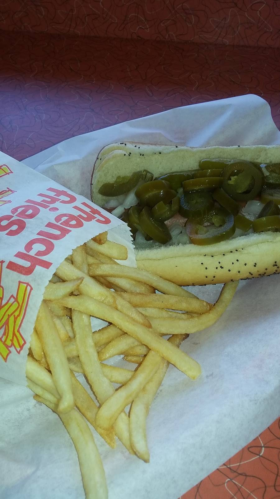 The Dogg Haus | restaurant | 1633 W Wells St, Milwaukee, WI 53233, USA | 4149339179 OR +1 414-933-9179