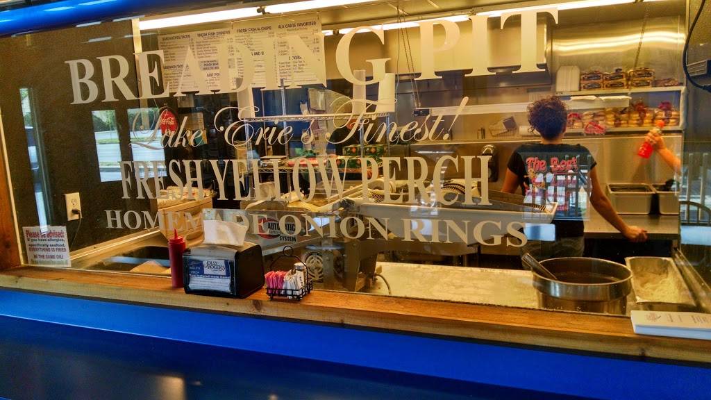 Jolly Rogers Seafood House | restaurant | 1737 E Perry St, Port Clinton, OH 43452, USA | 4197323382 OR +1 419-732-3382