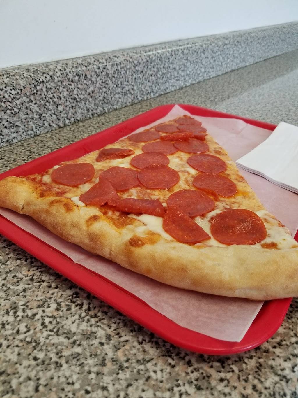 Ljubos Pizza | meal takeaway | 15 Westchester Square, Bronx, NY 10461, USA | 7188630874 OR +1 718-863-0874