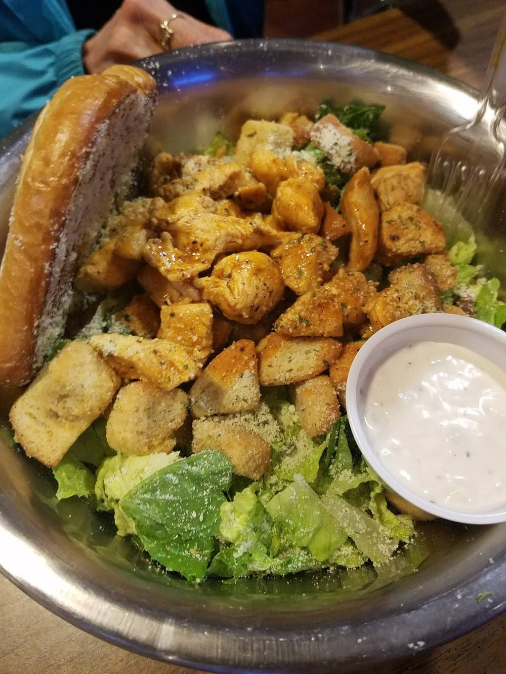 Wings Over Broadway | restaurant | 8838 E Broadway Blvd, Tucson, AZ 85710, USA | 5202075883 OR +1 520-207-5883