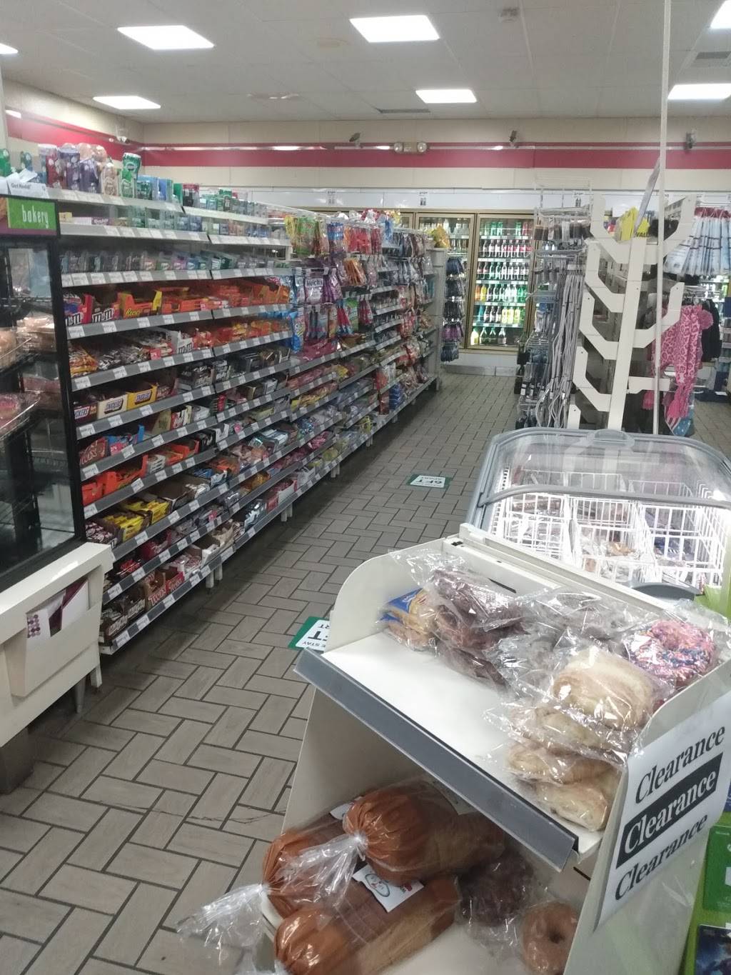 7-Eleven | bakery | 283 Broad St, New London, CT 06320, USA | 8604431269 OR +1 860-443-1269