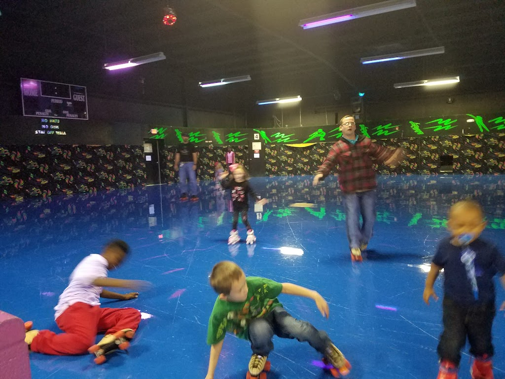 Jackson Bowling and Skating Family Fun Center | restaurant | 59 Bowling Dr, Jackson, TN 38305, USA | 7316682695 OR +1 731-668-2695