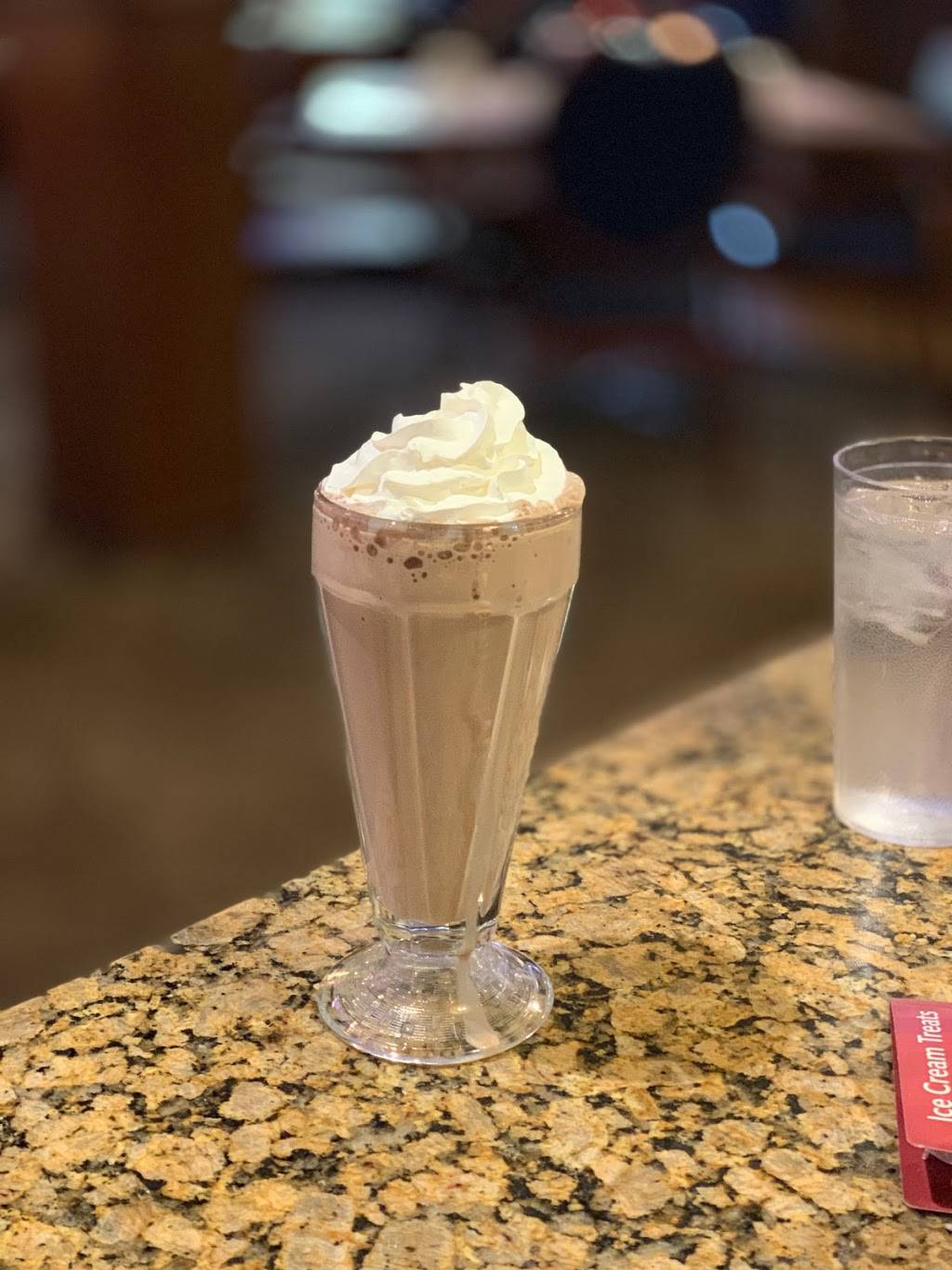 Rams Horn | restaurant | 27235 Ford Rd, Dearborn Heights, MI 48127, USA | 3133594800 OR +1 313-359-4800