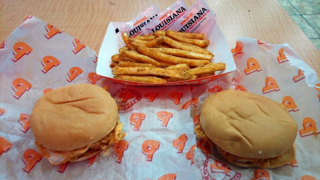 Popeyes Louisiana Kitchen | restaurant | 550 Fennell Ave E, Hamilton, ON L8V 4S9, Canada | 9053831111 OR +1 905-383-1111
