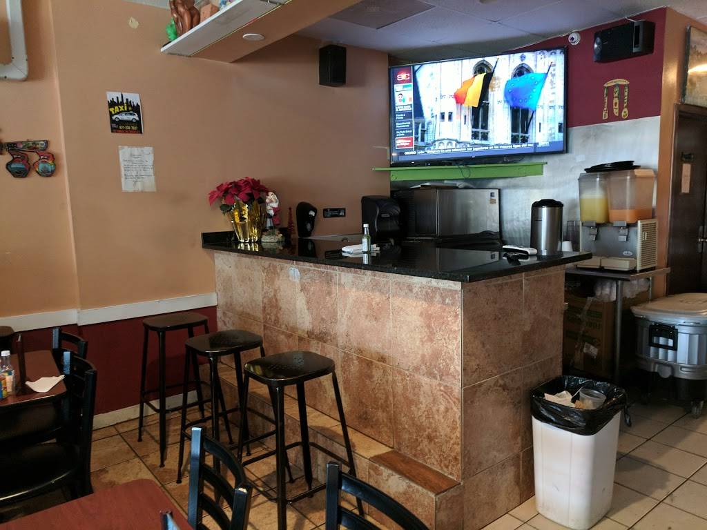 Masa Luna | restaurant | 209 E Holly Ave, Sterling, VA 20164, USA | 7034447333 OR +1 703-444-7333