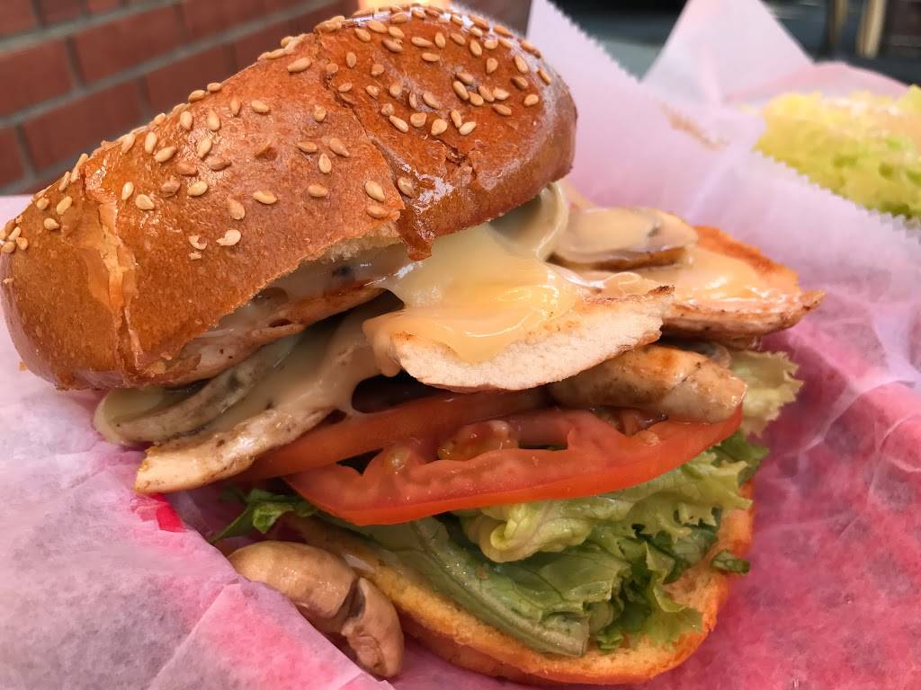 Phyllis Giant Burgers | restaurant | 2202 4th St, San Rafael, CA 94901, USA | 4154560866 OR +1 415-456-0866