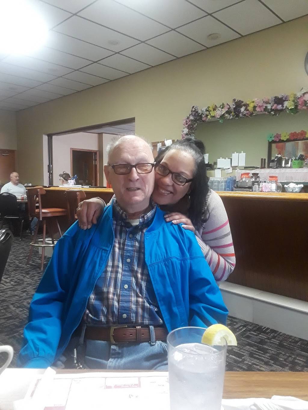 Ritas Family Dining | restaurant | 103 N Michigan Ave, Edgerton, OH 43517, USA | 4192981416 OR +1 419-298-1416