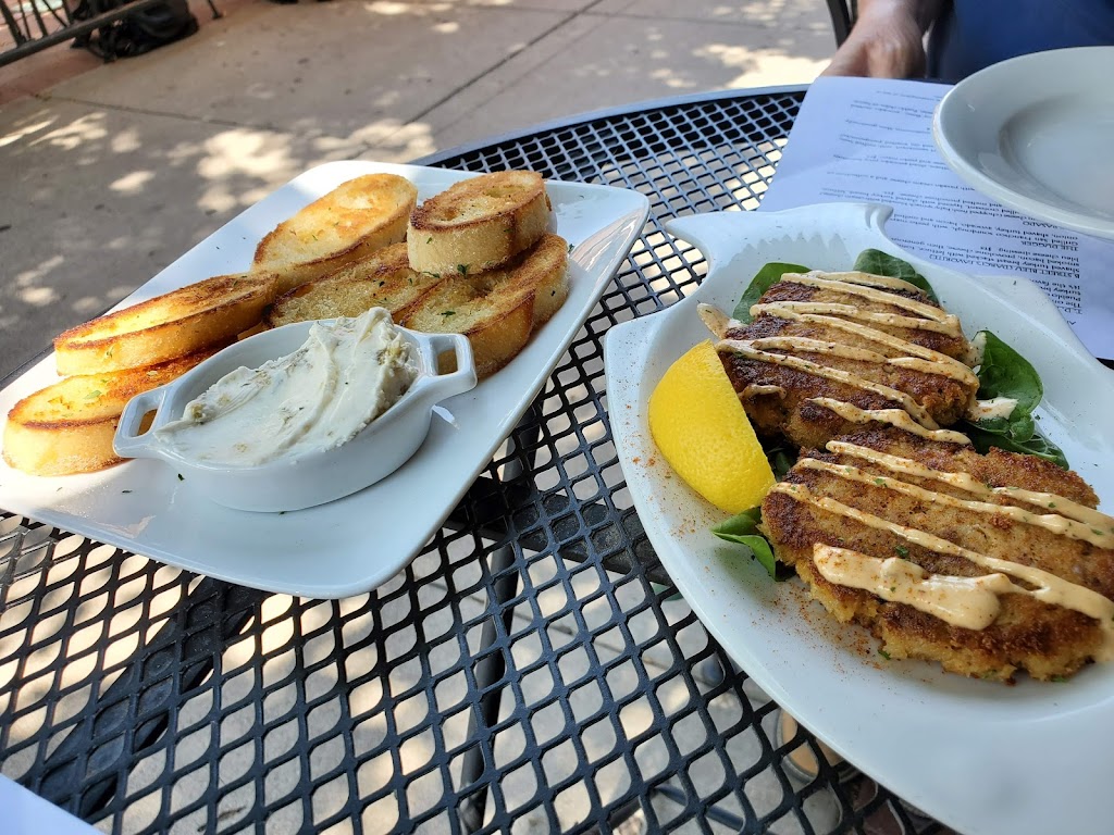 D Cs On B Street | restaurant | 115 W B St, Pueblo, CO 81003, USA | 7195843410 OR +1 719-584-3410