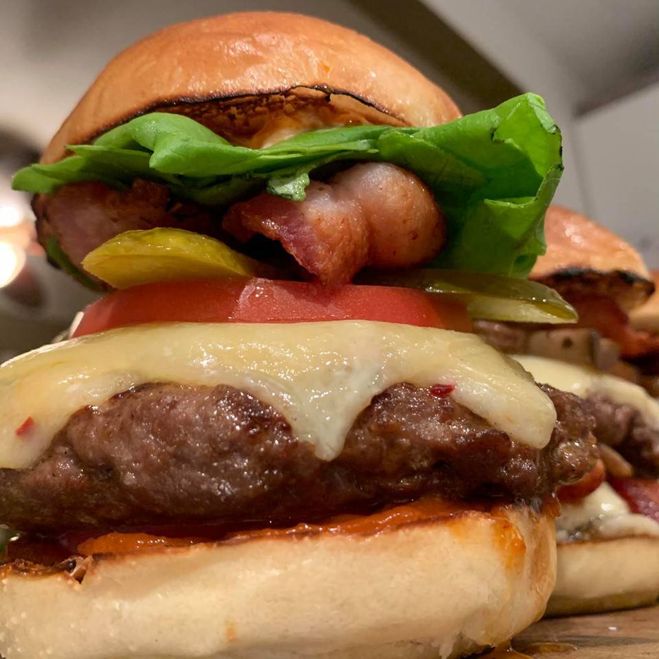 Meatheads Grill | meal takeaway | 915 Watters Rd, Orléans, ON K4A 3K5, Canada | 6134248383 OR +1 613-424-8383