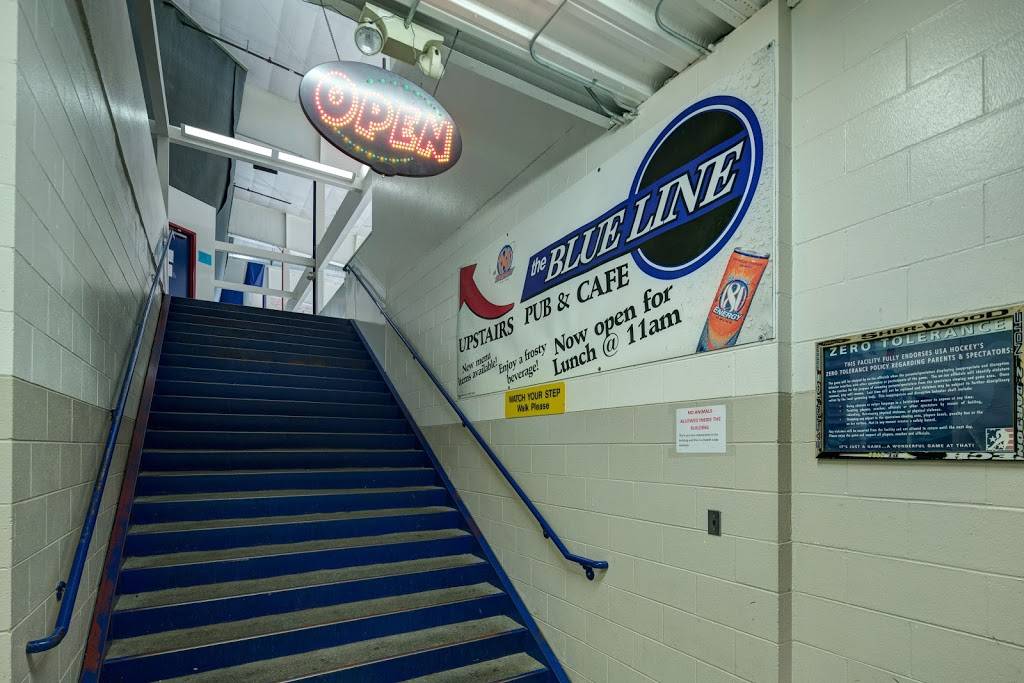 The Blue Line Pub & Cafe | restaurant | 11111 OMalley Centre Dr, Anchorage, AK 99515, USA | 9078684309 OR +1 907-868-4309