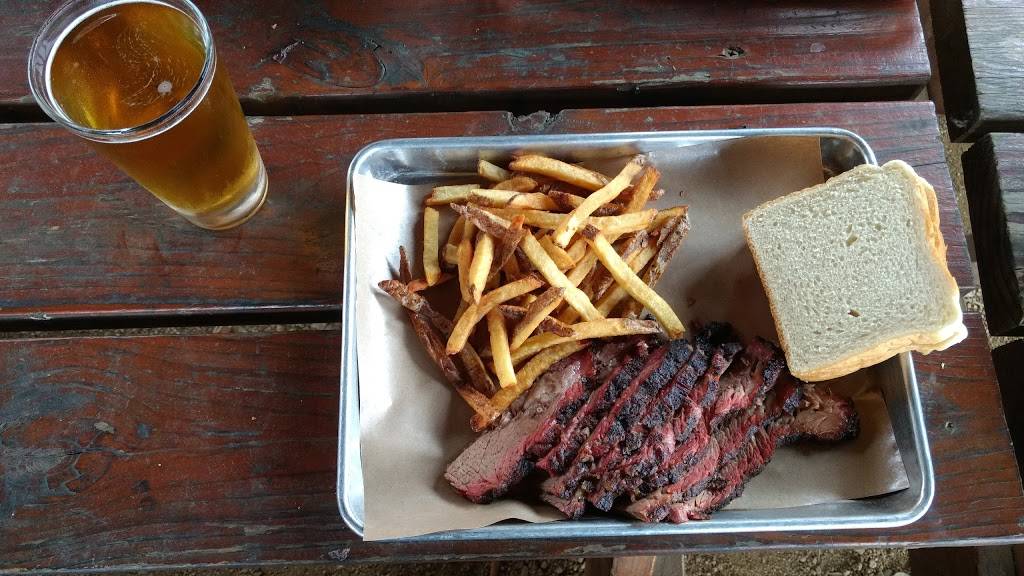 Do-Rite BBQ at Graceland | restaurant | 8600 290 West, Austin, TX 78736, USA | 5127929778 OR +1 512-792-9778