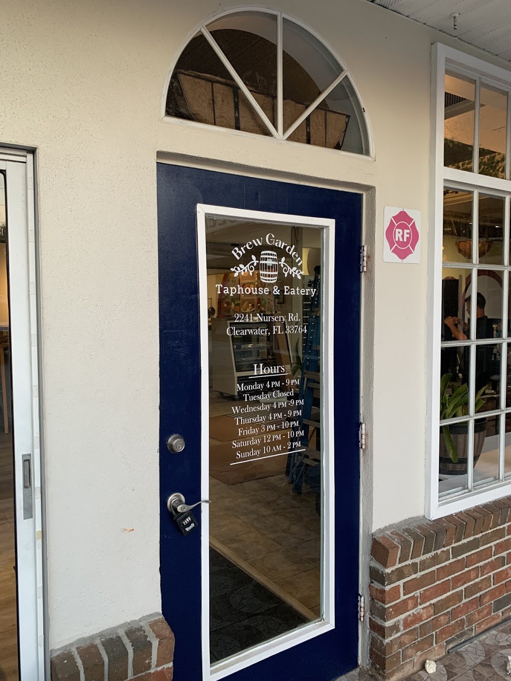 Brew Garden Taphouse & Eatery | restaurant | 2241 Nursery Rd, Clearwater, FL 33764, USA | 7273306189 OR +1 727-330-6189