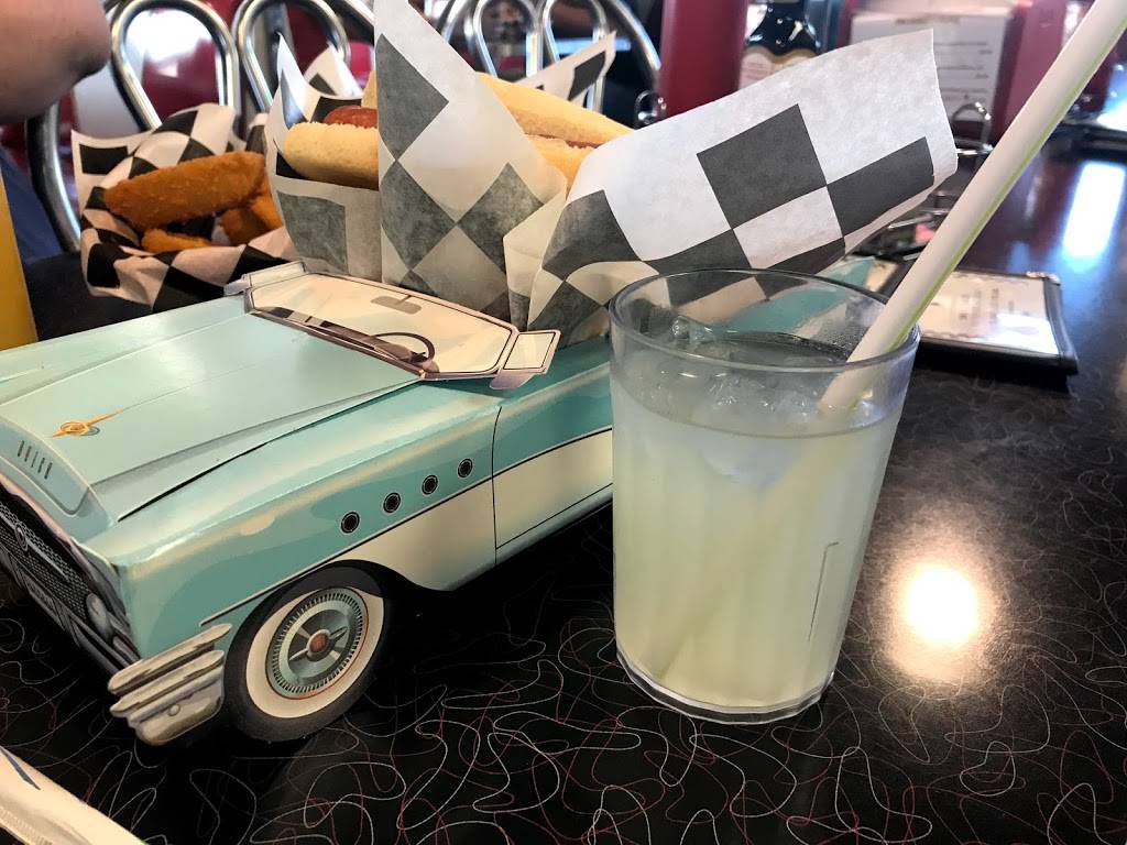 Dons Drive-In | restaurant | 2030 US 31 N, Traverse City, MI 49686, USA | 2317149993 OR +1 231-714-9993