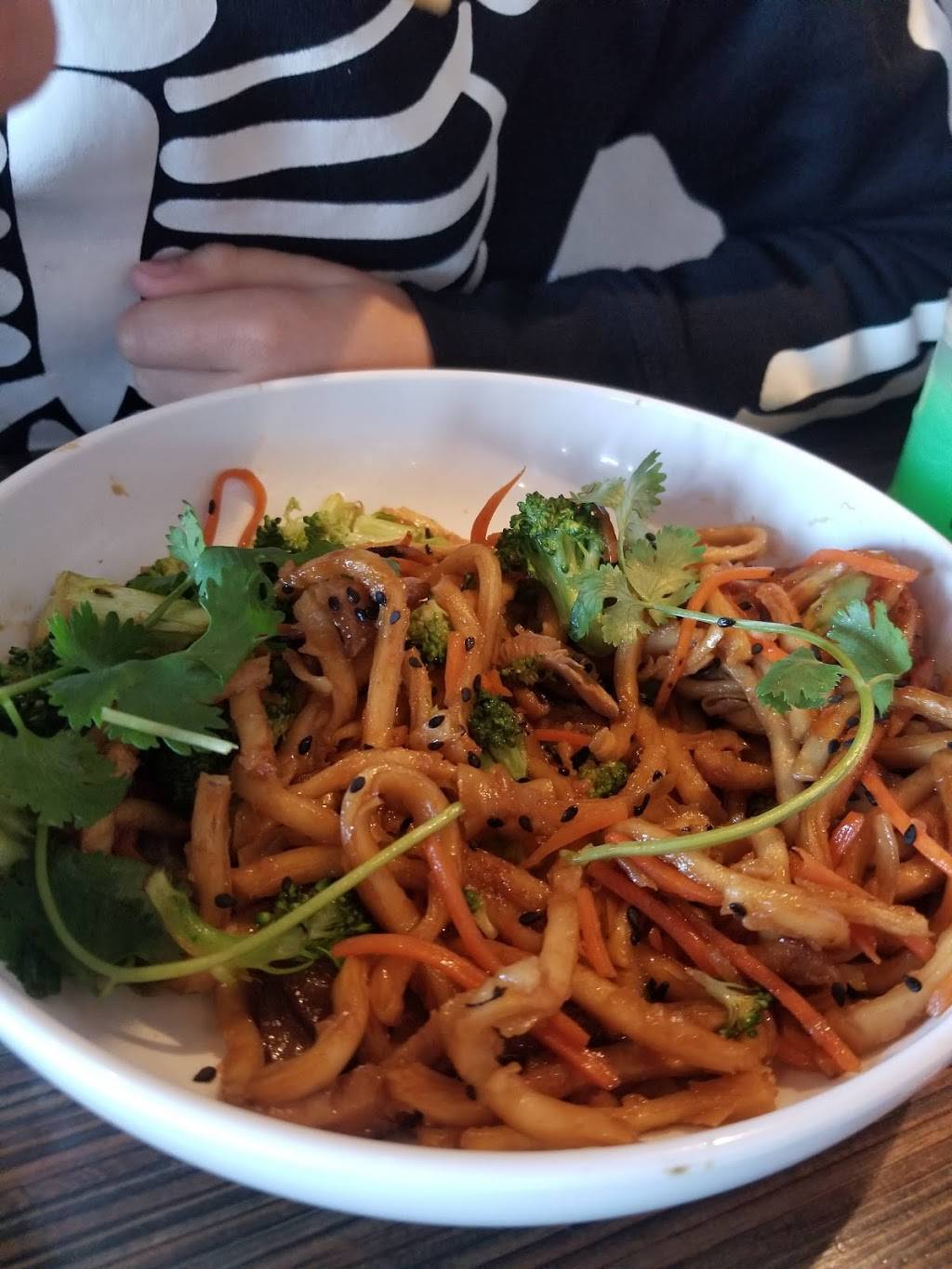 Noodles and Company | restaurant | 398 W Army Trail Rd, Bloomingdale, IL 60108, USA | 6306719411 OR +1 630-671-9411