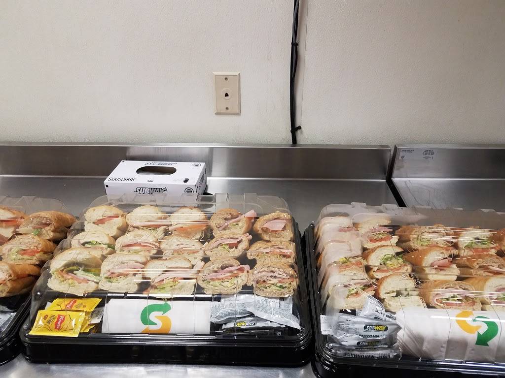 Subway | restaurant | 923 Dunbar Ave, Dunbar, WV 25064, USA | 3047681339 OR +1 304-768-1339