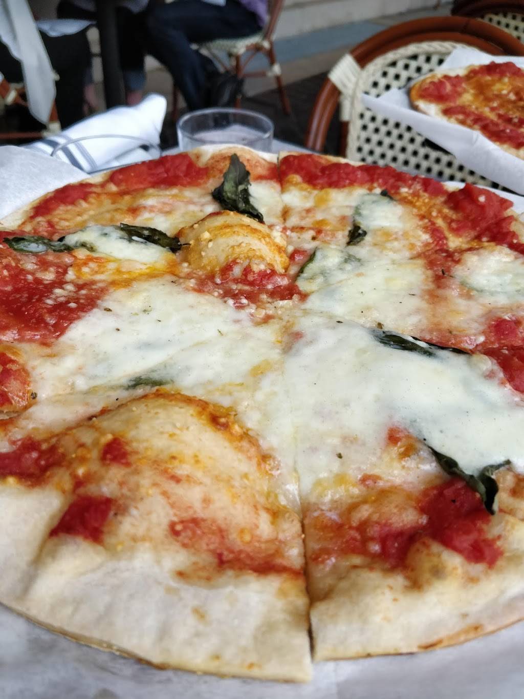 La Barra | restaurant | 2 E Burlington St, Riverside, IL 60546, USA | 7088877700 OR +1 708-887-7700