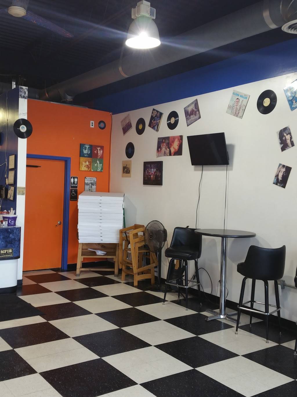 Panoonys Pizza and Wings | restaurant | 1447 E Main St, Brownsburg, IN 46112, USA | 3172863500 OR +1 317-286-3500