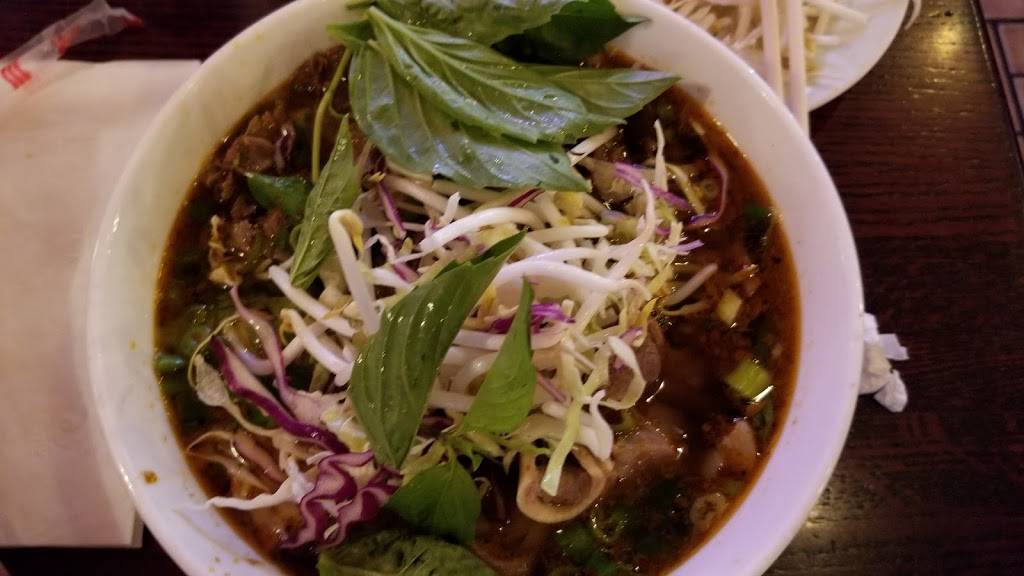 Huong Viet Restaurant | restaurant | 6785 Wilson Blvd, Falls Church, VA 22044, USA | 7035387110 OR +1 703-538-7110