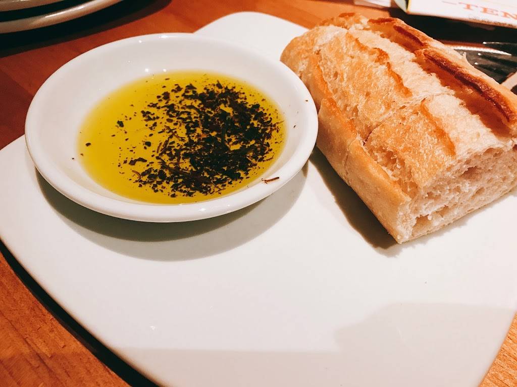 California Pizza Kitchen at Center of Waikiki | restaurant | 2284 Kalakaua Ave Space E, Honolulu, HI 96815, USA | 8089242000 OR +1 808-924-2000