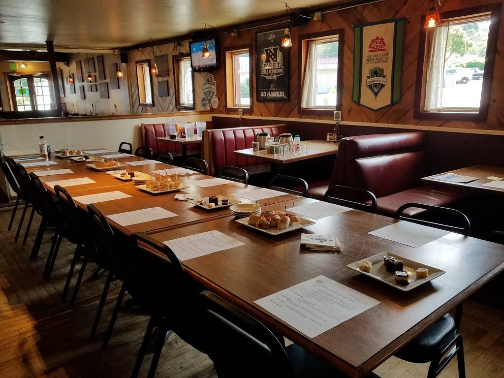 Cozys Roadhouse | restaurant | 8872 WA-525, Clinton, WA 98236, USA | 3603412838 OR +1 360-341-2838