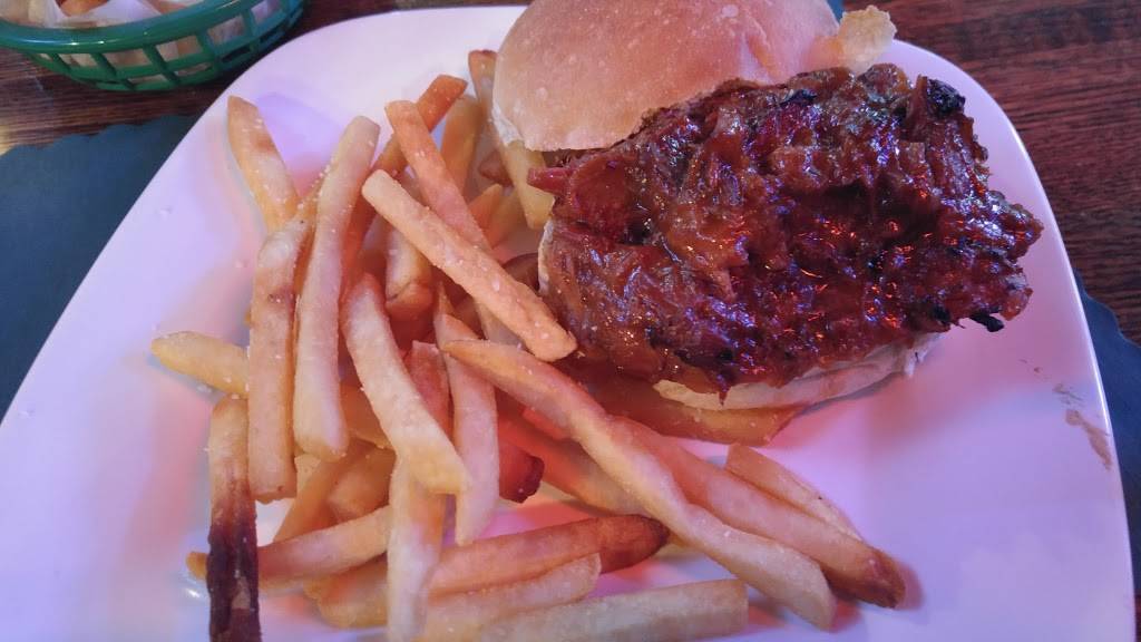 JD McGillicuddys | restaurant | 8921 West Chester Pike, Upper Darby, PA 19082, USA | 6109240441 OR +1 610-924-0441