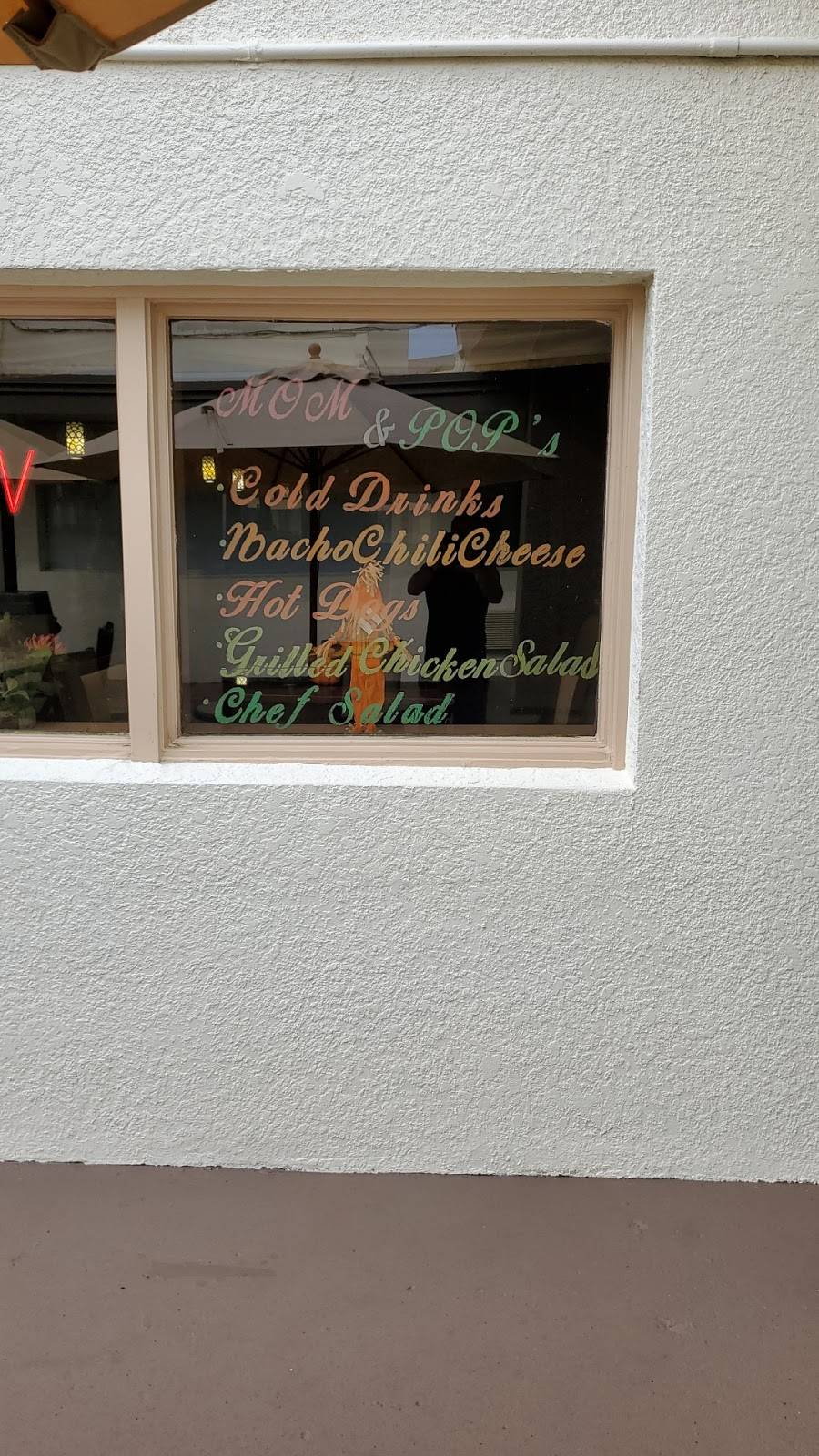 Mom and Pops Restaurant | restaurant | 900 N Atlantic Ave, Cocoa Beach, FL 32931, USA | 3217839430 OR +1 321-783-9430