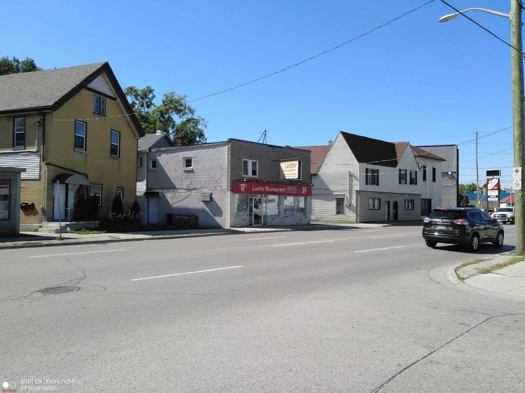 Lucky Restaurant | restaurant | 229 Hamilton Rd, London, ON N5Z 1P9, Canada | 5194336191 OR +1 519-433-6191