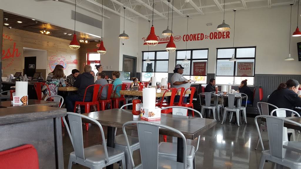 Slim Chickens | restaurant | 2490 Gulf Fwy S, League City, TX 77573, USA | 4099789103 OR +1 409-978-9103