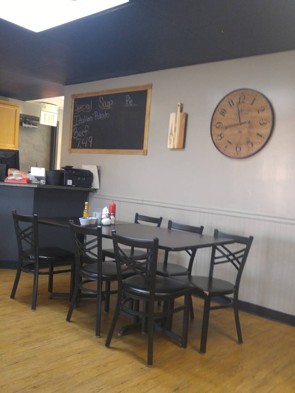 Family Kitchen | restaurant | 106 Plaza Dr, Waterloo, IL 62298, USA | 6189393889 OR +1 618-939-3889