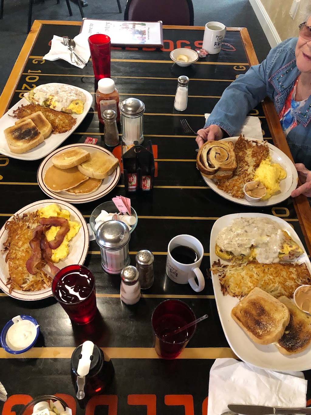 Pure Country Family Restaurant | restaurant | 11370 West Main Street, Rudyard, MI 49780, USA | 9064783333 OR +1 906-478-3333