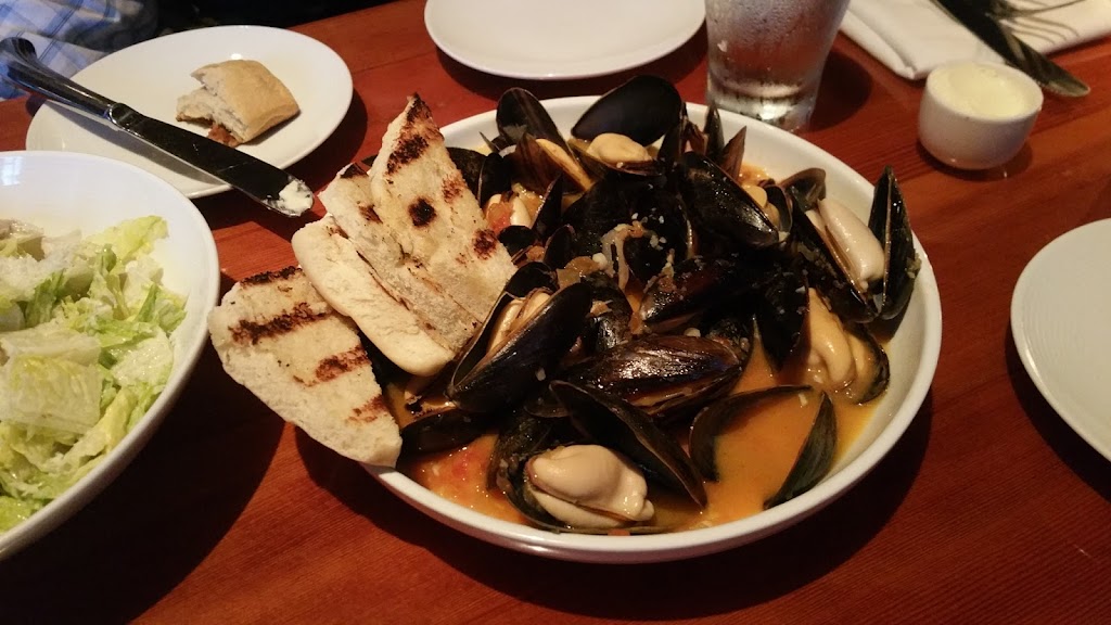 Queequegs | restaurant | 6 Oak St, Nantucket, MA 02554, USA | 5083250992 OR +1 508-325-0992