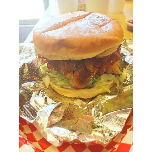 Fat Bear Burgers & Tacos | restaurant | 4854 N Mesa St UNIT 102, El Paso, TX 79912, USA | 9153040206 OR +1 915-304-0206