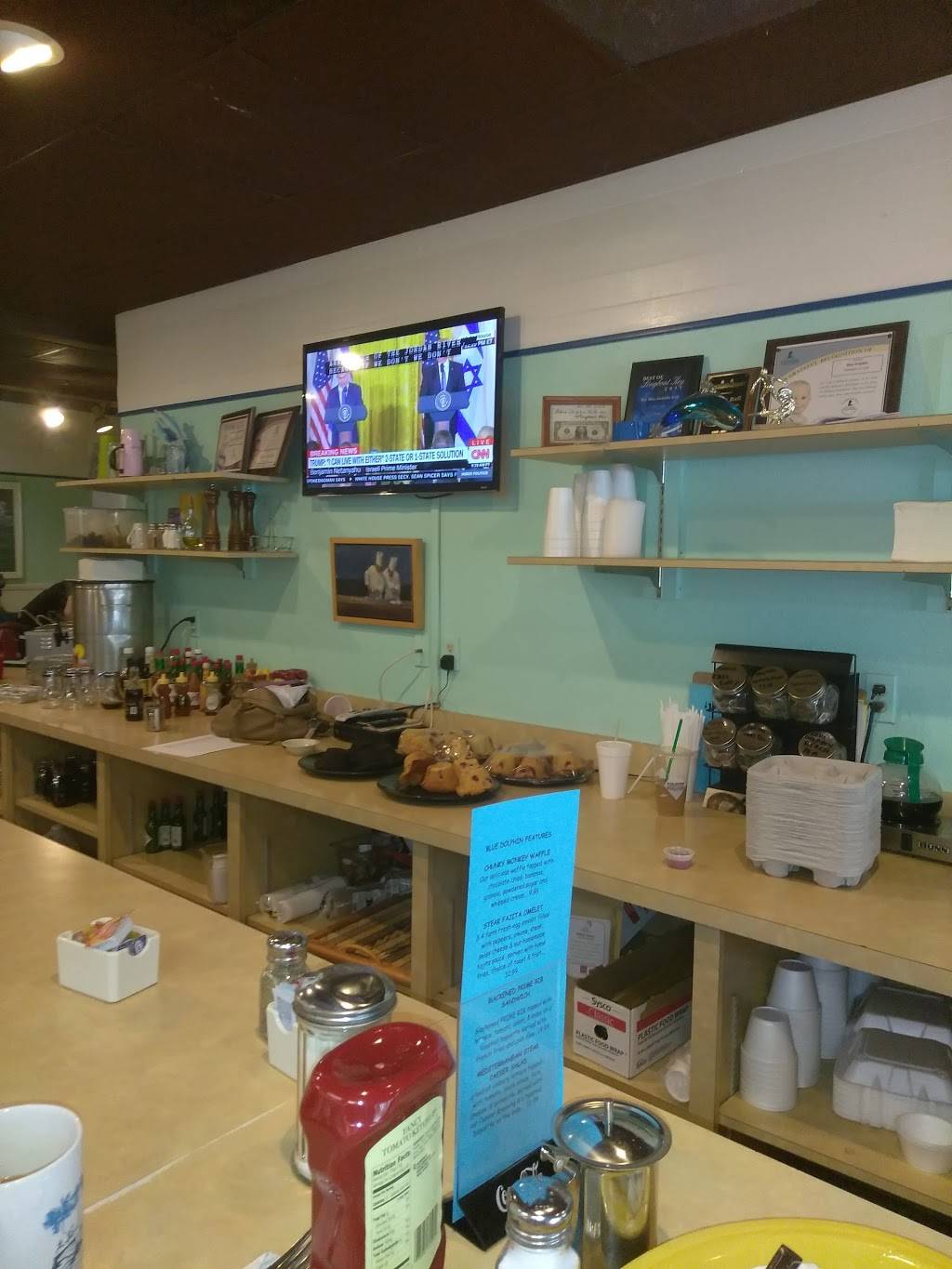 Blue Dolphin Cafe | cafe | 5370 Gulf of Mexico Dr Suite 101, Longboat Key, FL 34228, USA | 9413833787 OR +1 941-383-3787