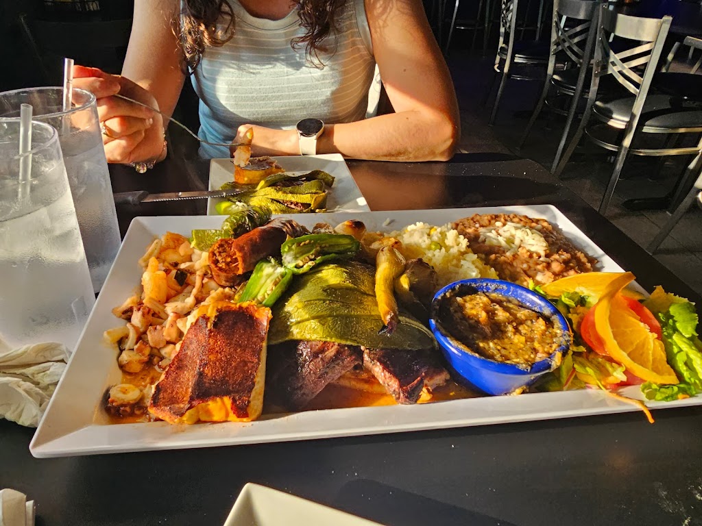 El Capitan Restaurant | restaurant | 701 N Lake St, Aurora, IL 60506, USA | 6303404231 OR +1 630-340-4231